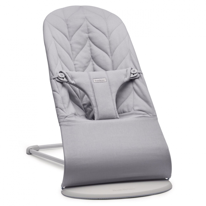BabyBjörn Babysitter Bliss Petal Quilt Light Grey Cotton | Julklappstips - Julklappar 0-1 år | BabyMode