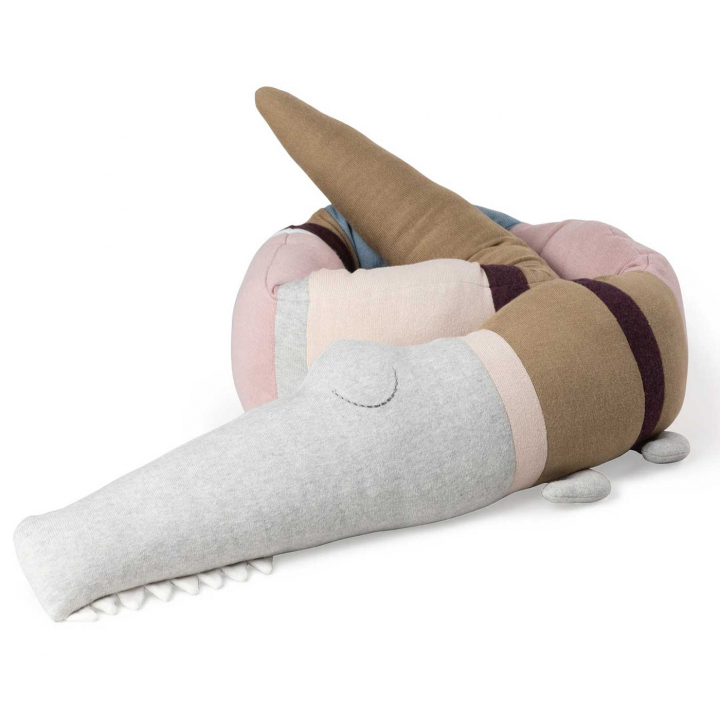 Sebra Stickad Kudde Sleepy Croc Powder Rose Mix | Möbler och inredning - Inredningsdetaljer - Dekor | BabyMode