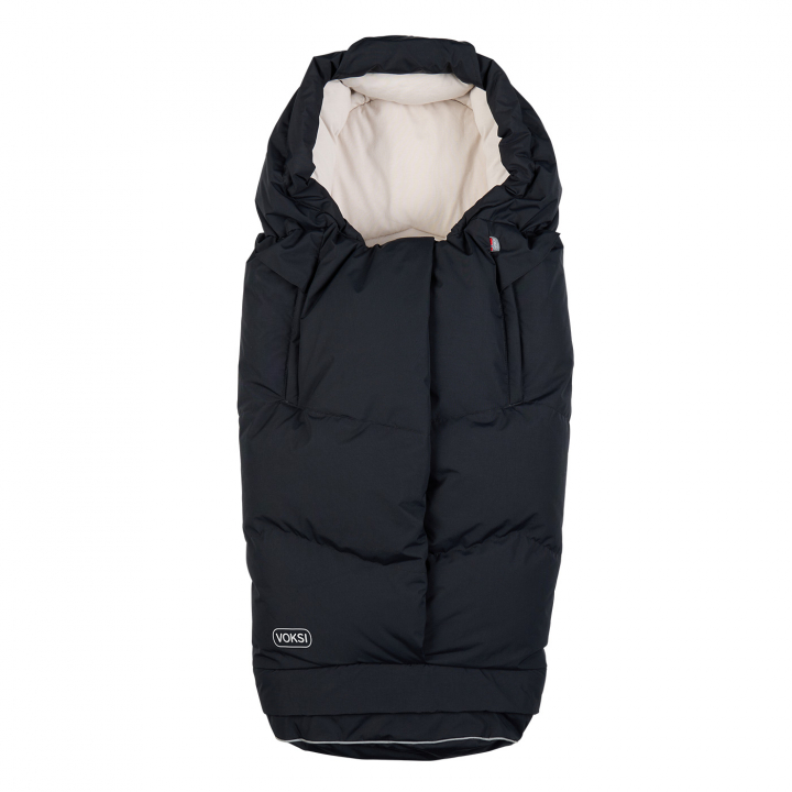 Voksi Åkpåse City North Black Cream | Barnvagnar - Barnvagnstillbehör - Åkpåsar - Åkpåsar vinter | BabyMode