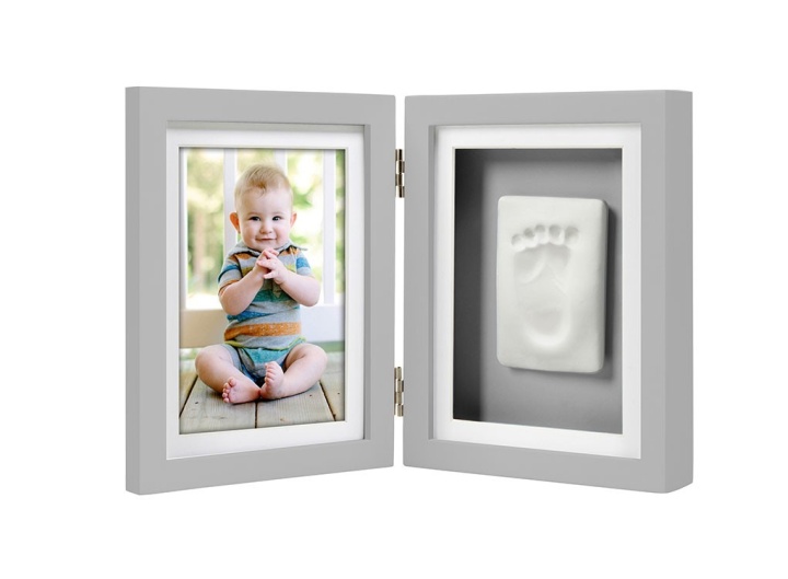 Läs mer om Pearhead Babyprints Desk Frame Grå