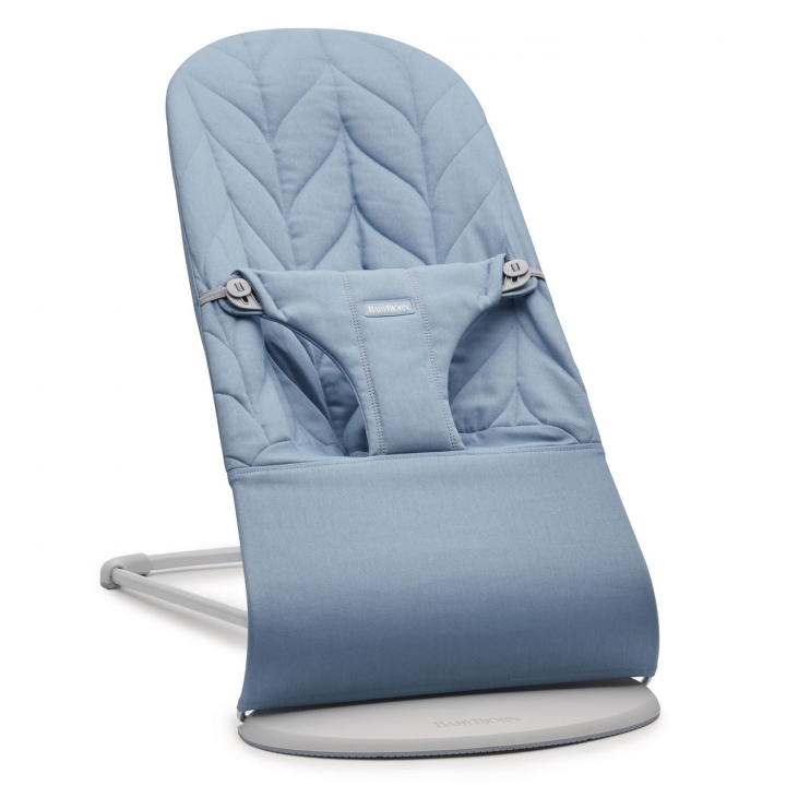 Läs mer om BabyBjörn Babysitter Bliss Petal Quilt Blue Cotton