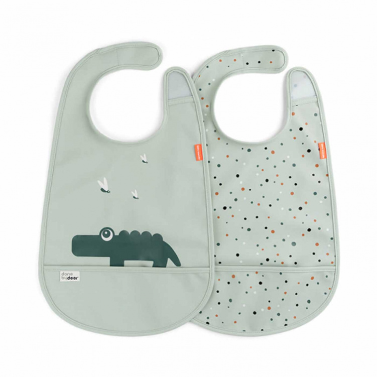 Done By Deer Haklapp 2-pack Croco Green i gruppen Babytillbehör / Äta och mata / Haklappar hos Bonti (1323823)