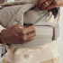 BabyBjörn Bärsele Harmony 3D Mesh Gråbeige i gruppen Babytillbehör / Bärselar / Babybjörn bärselar hos Bonti (BABJ088002)