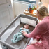 Joie bedside Crib Roomie Glide, Foggy Grey i gruppen Babytillbehör / Sova / Sängar hos Bonti (Joie244146)