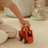 Little Dutch Brandbil med figur i gruppen Leksaker / Leksaksbilar & fordon hos Bonti (LDLD2528)