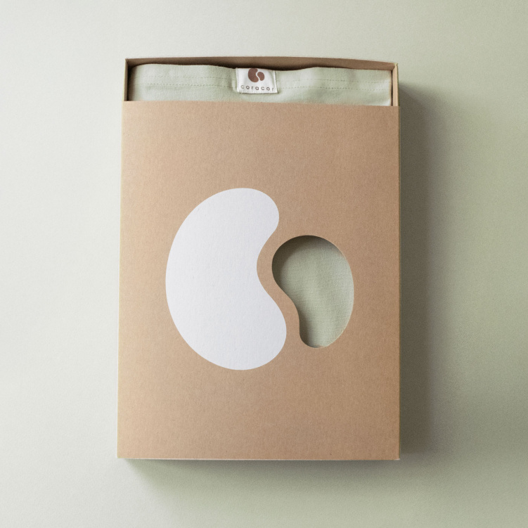 Coracor Bärsjal Natural Dye Olive i gruppen Mellandagsrea / Barn och förälder upp till 50% hos Bonti (WRA029)